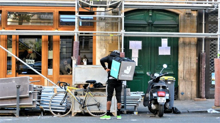 Livraison de repas : une charte pour réduire déchets et emballages